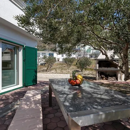 Berulia Holiday home *
